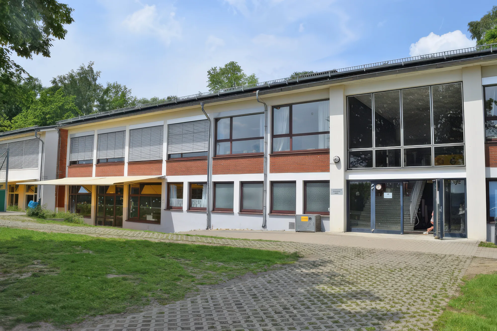 Schulgebäude der GGS Auf dem Höchsten